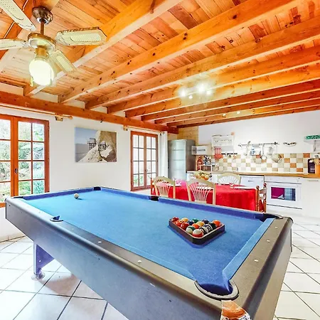 Beautiful Home In Rioux Feriehus *